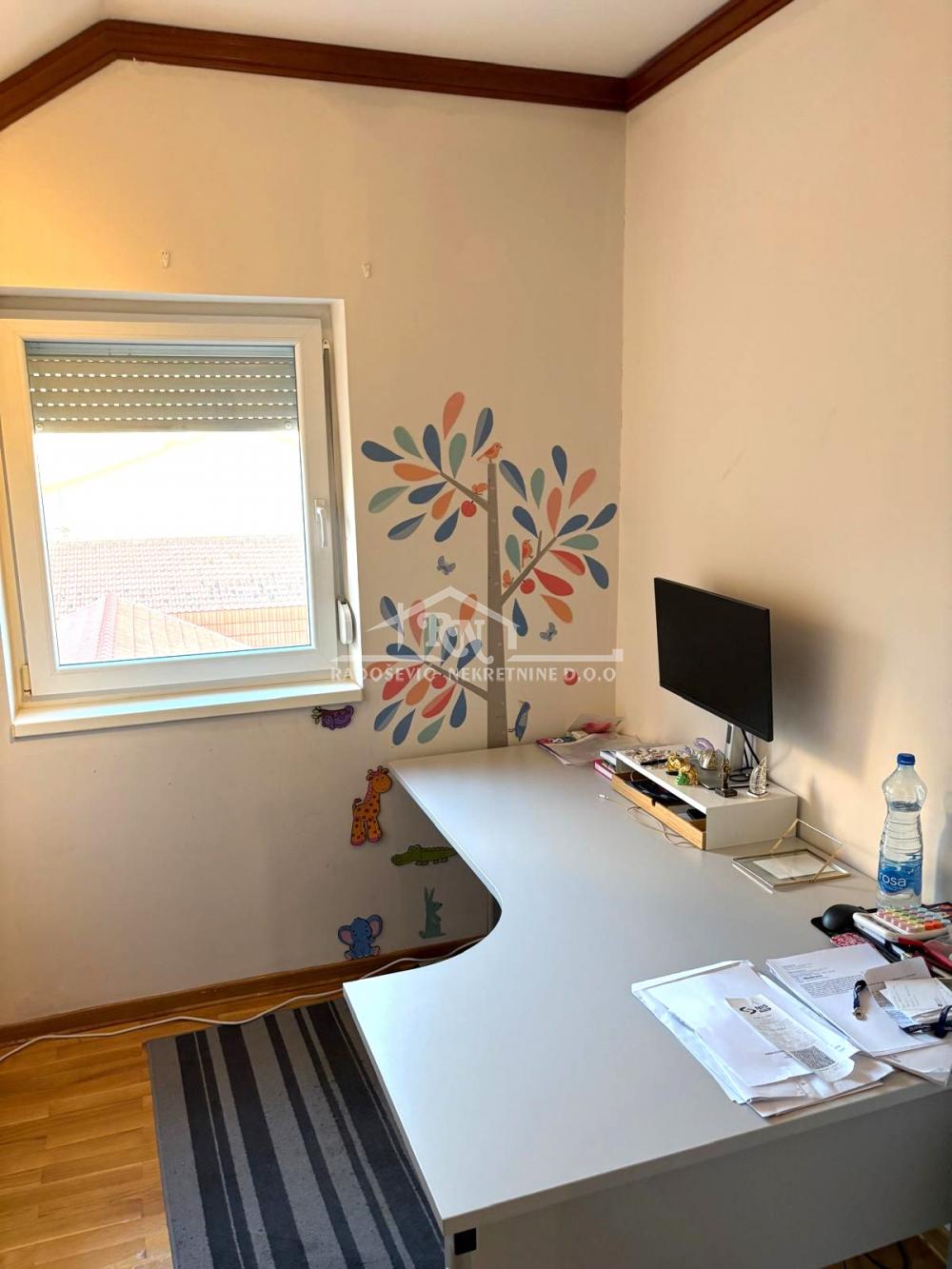 Stan na prodaju u Beogradu, Rakovica, cetvorosoban, 95m2, cena 260000 evra