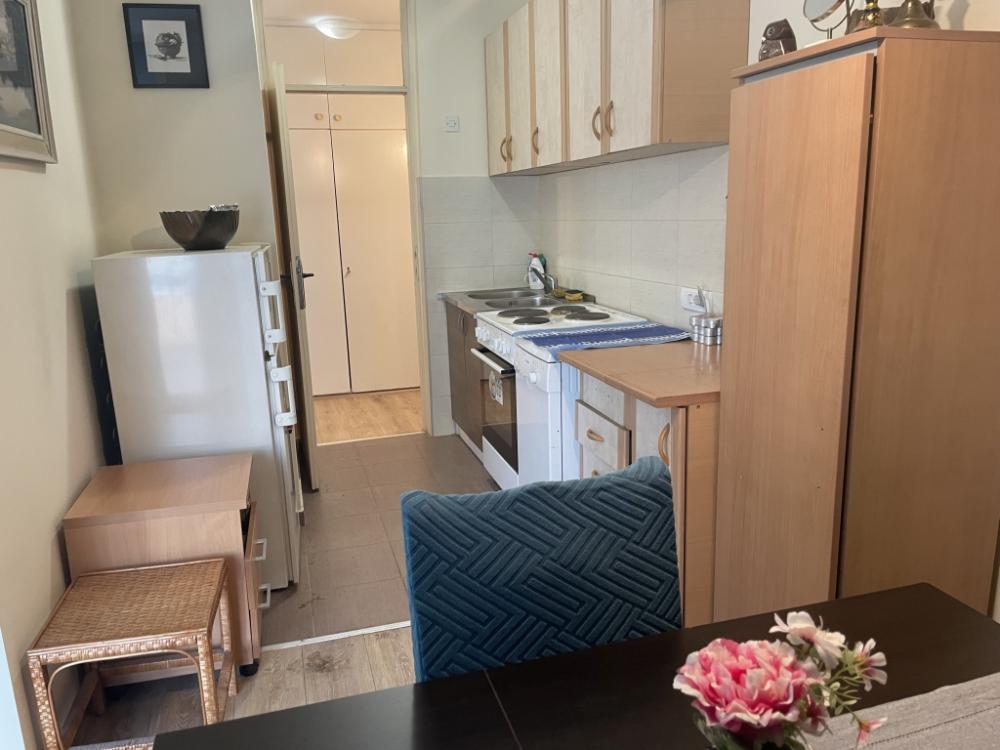 Stan na prodaju u Beogradu, Novi Beograd blok 64, jednoiposoban, 45m2, cena 145000 evra