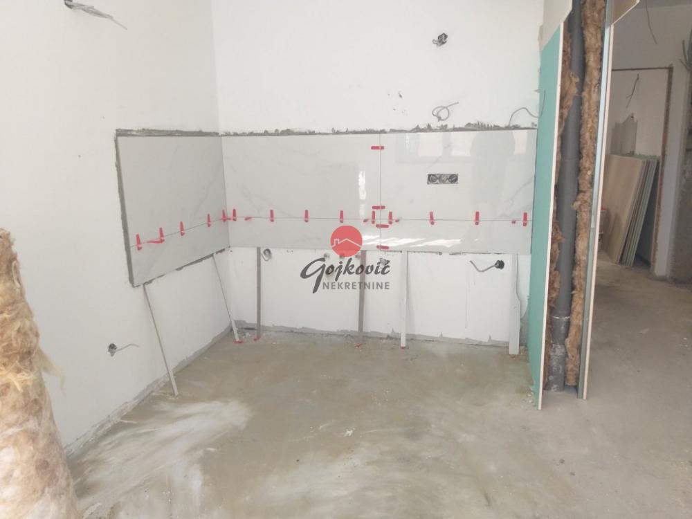 Stan na prodaju u Beogradu, Mirijevo, dvoiposoban, 50m2, cena 120860 evra