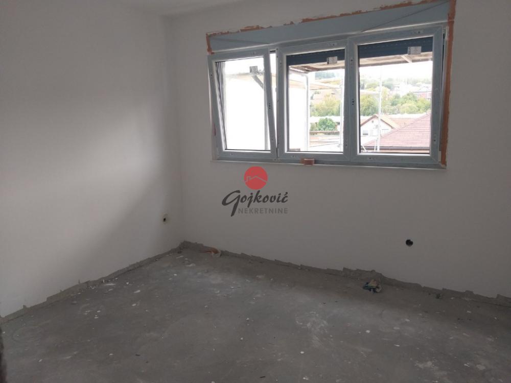 Stan na prodaju u Beogradu, Mirijevo, dvoiposoban, 50m2, cena 120860 evra