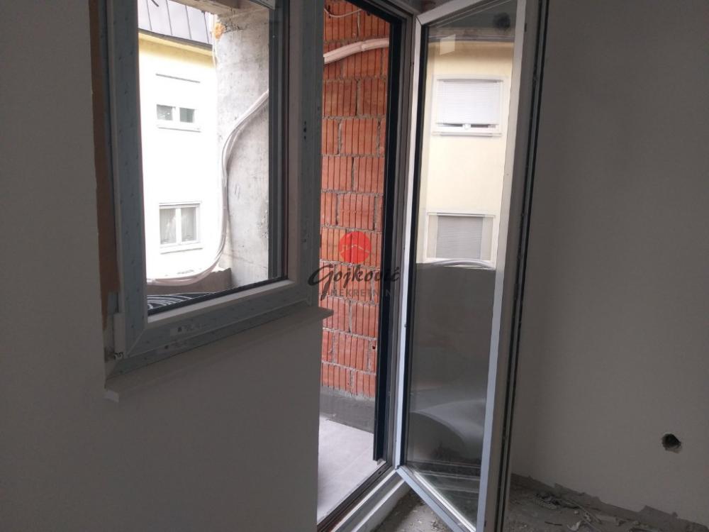 Stan na prodaju u Beogradu, Mirijevo, dvoiposoban, 50m2, cena 120860 evra
