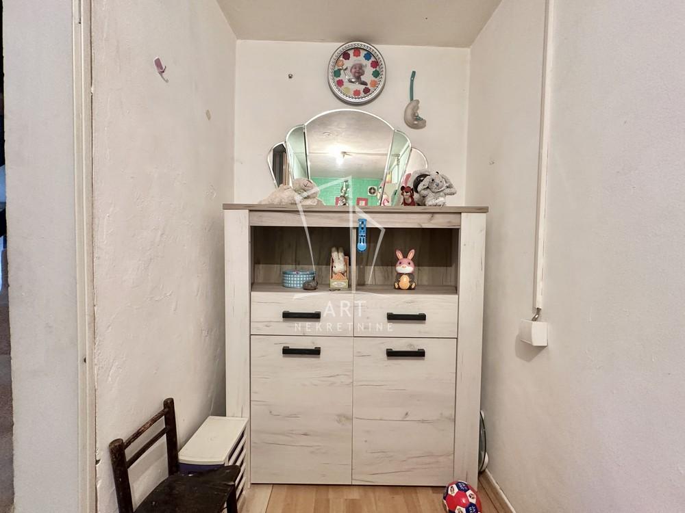 Stan na prodaju u Beogradu, Rakovica, dvoiposoban, 49m2, cena 120000 evra