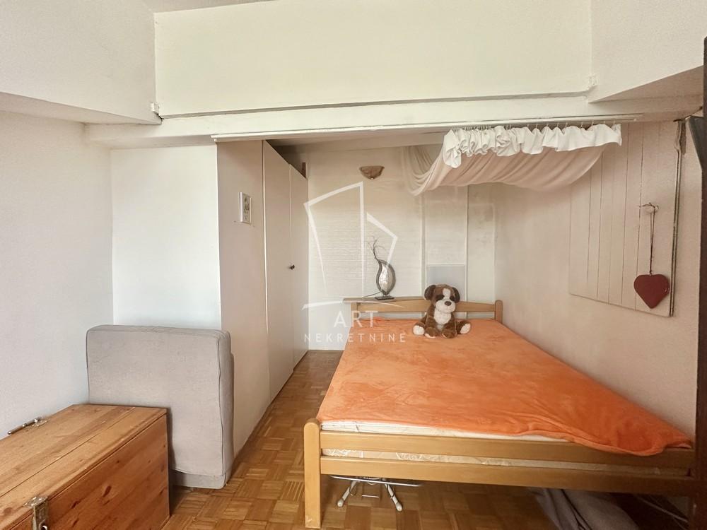 Stan na prodaju u Beogradu, Rakovica, dvoiposoban, 49m2, cena 120000 evra