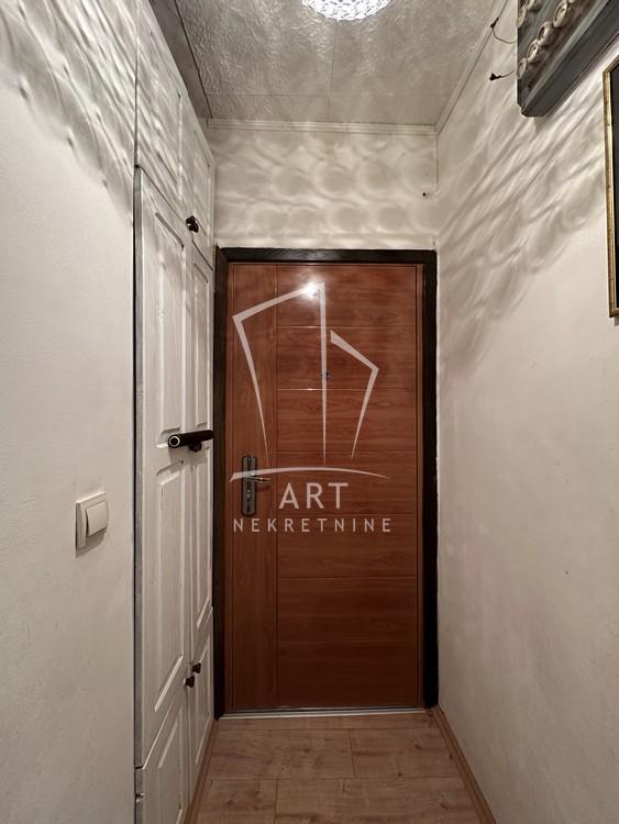 Stan na prodaju u Beogradu, Rakovica, dvoiposoban, 49m2, cena 120000 evra