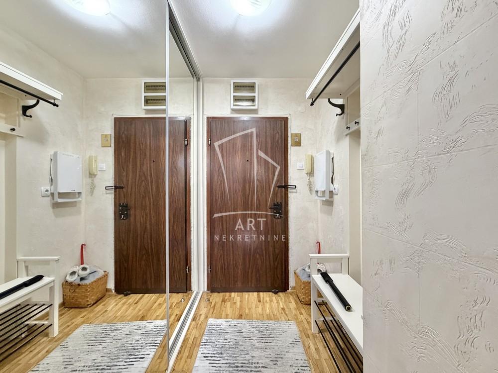 Stan na prodaju u Beogradu, dvoiposoban, 59m2, cena 99500 evra