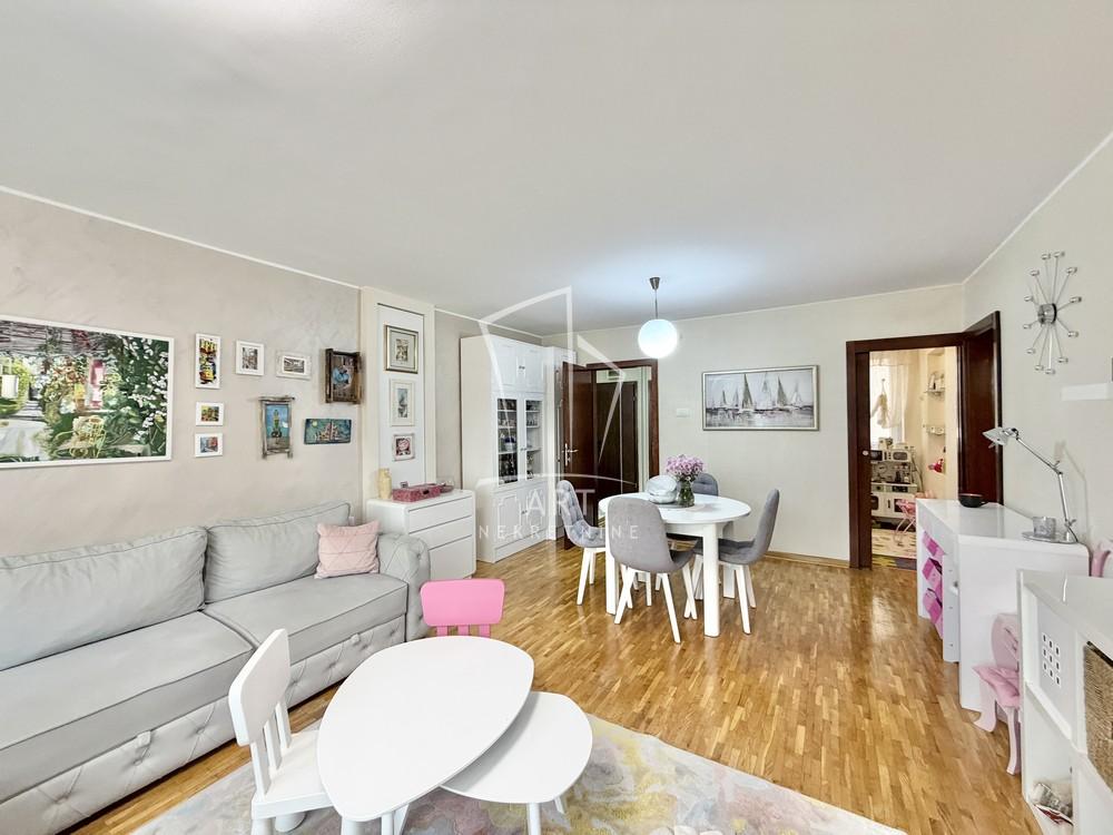 Stan na prodaju u Beogradu, dvoiposoban, 59m2, cena 99500 evra