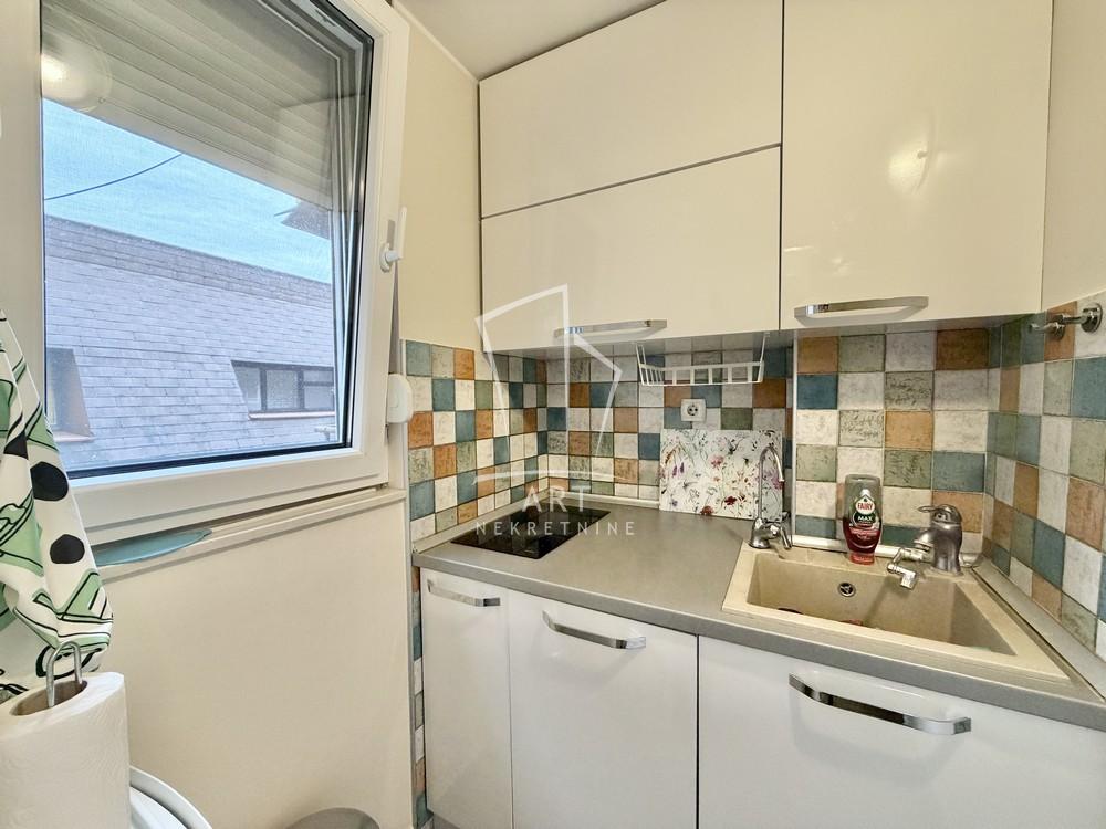 Stan na prodaju u Beogradu, dvoiposoban, 59m2, cena 99500 evra