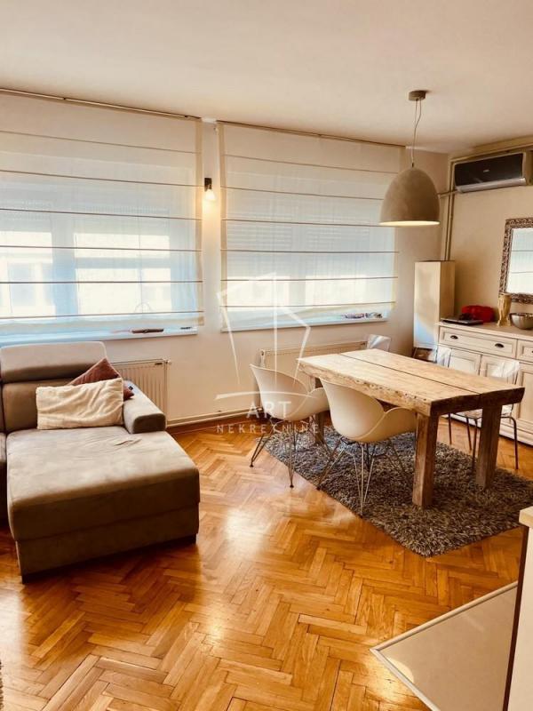 Stan na prodaju u Beogradu, Crveni Krst, troiposoban, 74m2, cena 273800 evra