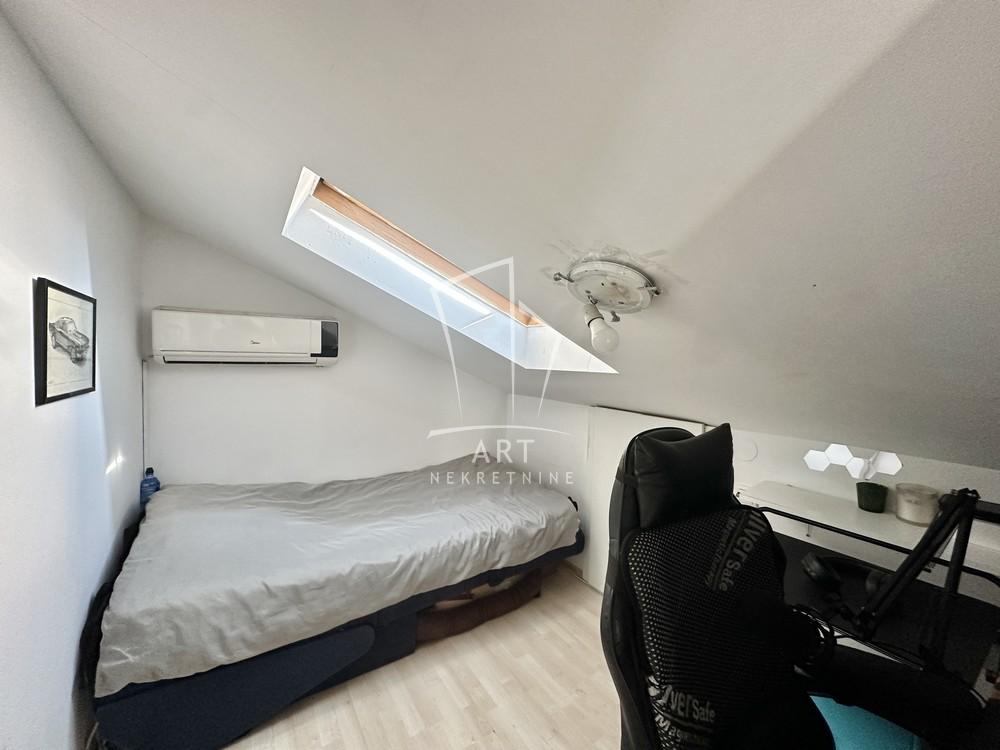 Stan na prodaju u Beogradu, Karaburma, troiposoban, 50m2, cena 149990 evra