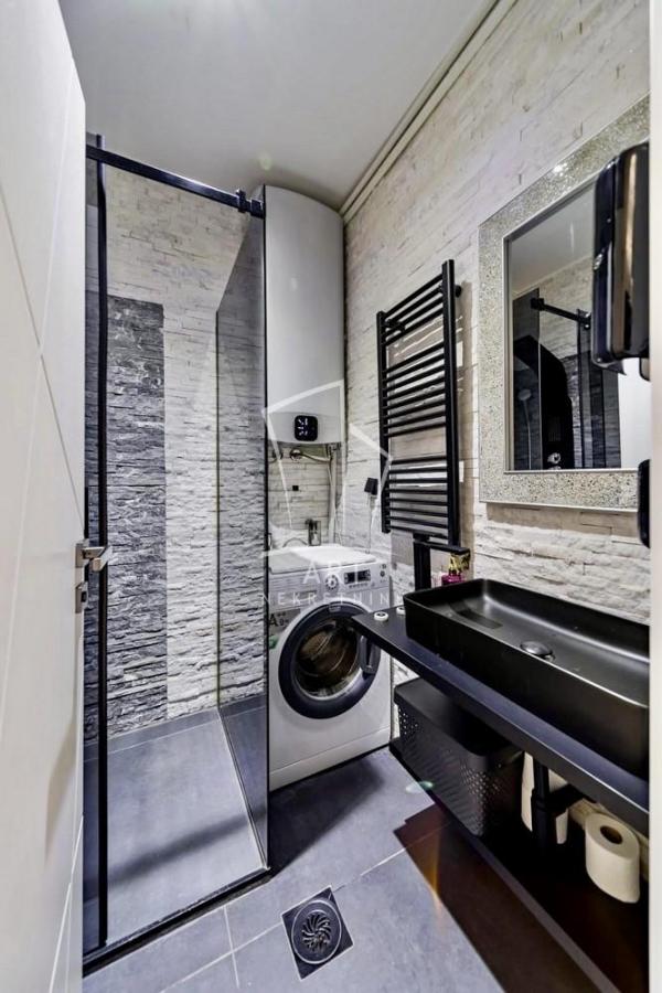 Stan na prodaju u Beogradu, Zvezdara, jednosoban, 42m2, cena 158000 evra