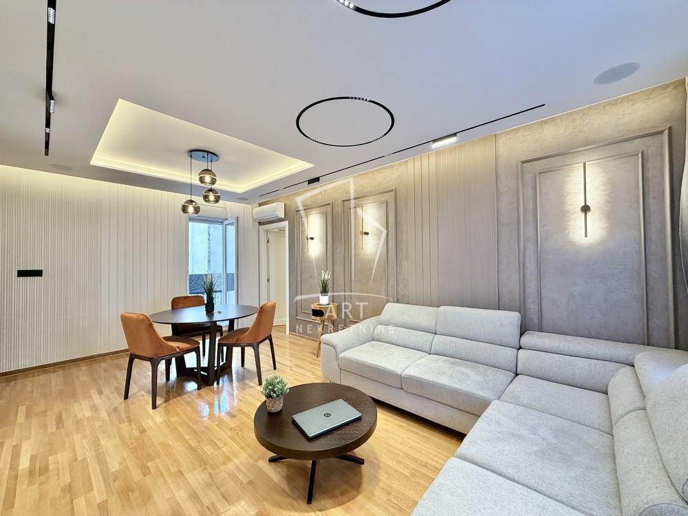 Stan na prodaju u Beogradu, Đeram pijaca, cetvorosoban, 96m2, cena 399000 evra