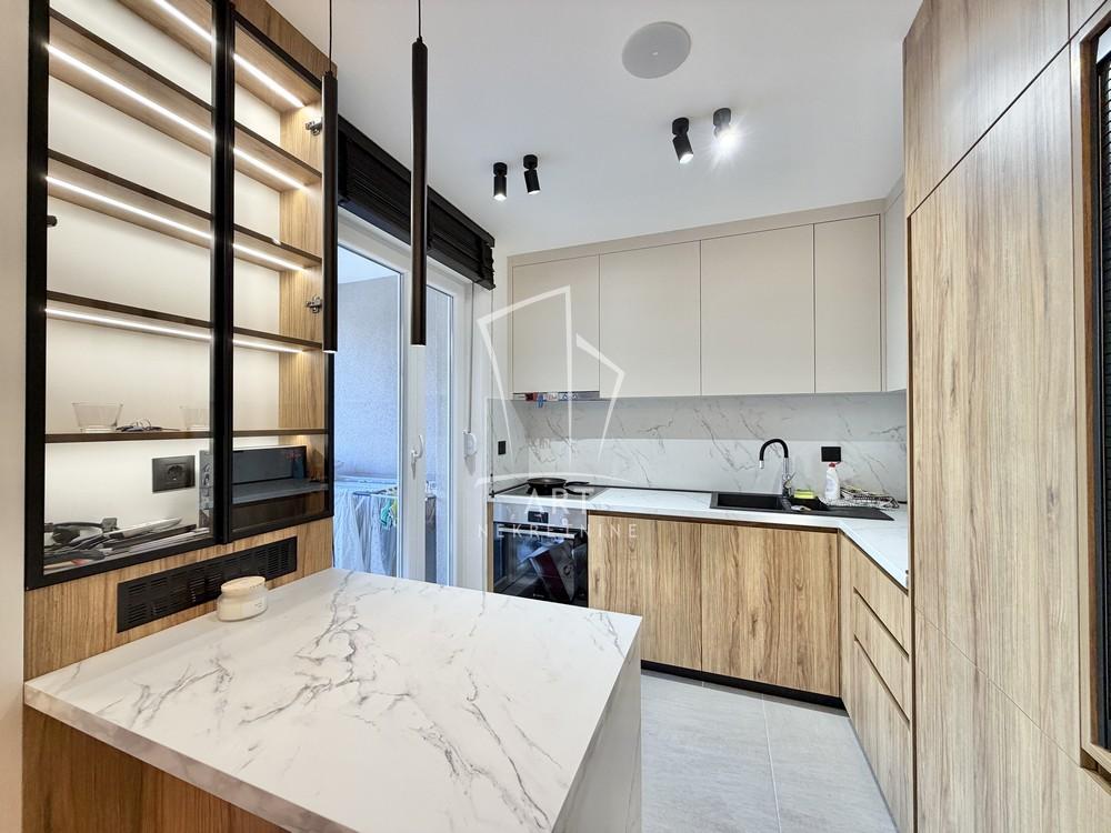 Stan na prodaju u Beogradu, Đeram pijaca, cetvorosoban, 96m2, cena 399000 evra