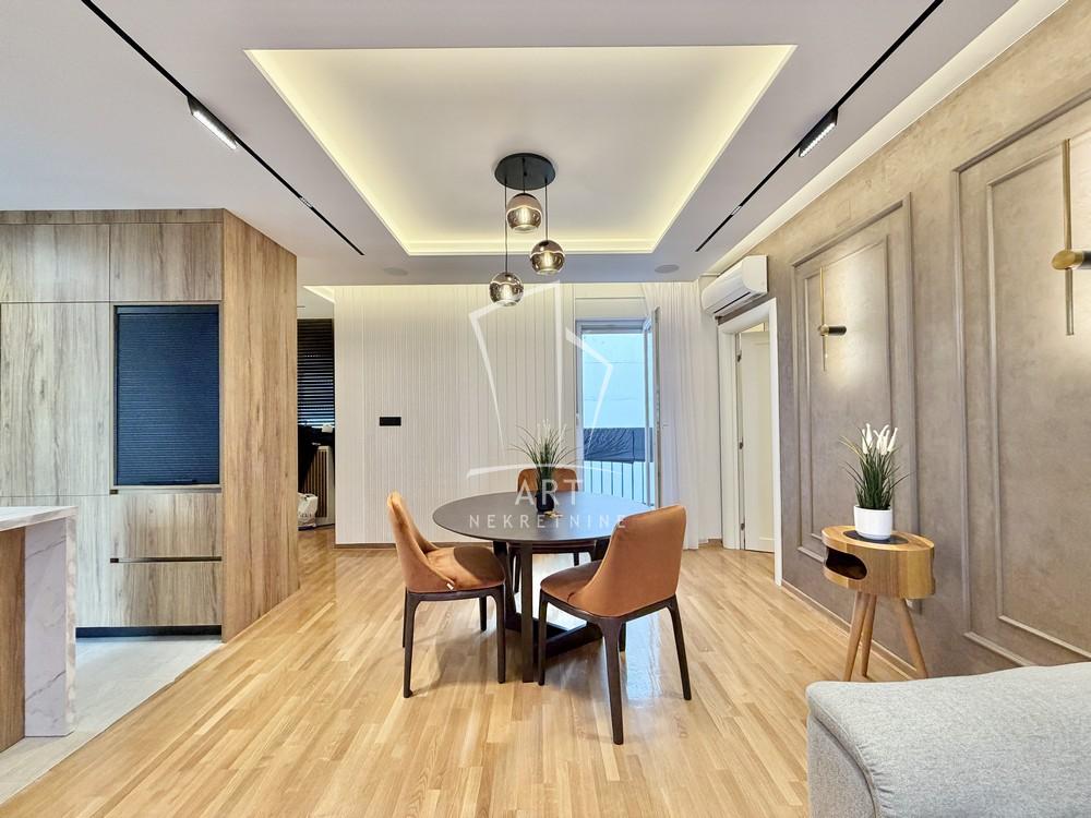 Stan na prodaju u Beogradu, Đeram pijaca, cetvorosoban, 96m2, cena 399000 evra