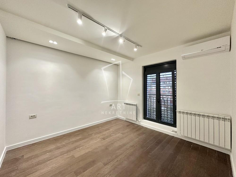 Stan na prodaju u Beogradu, Crveni Krst, cetvorosoban, 114m2, cena 455000 evra