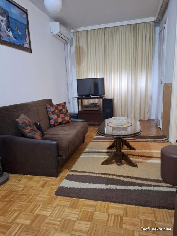 Stan na prodaju u Beogradu, Novi Beograd blok 63, jednoiposoban, 45m2, cena 155000 evra