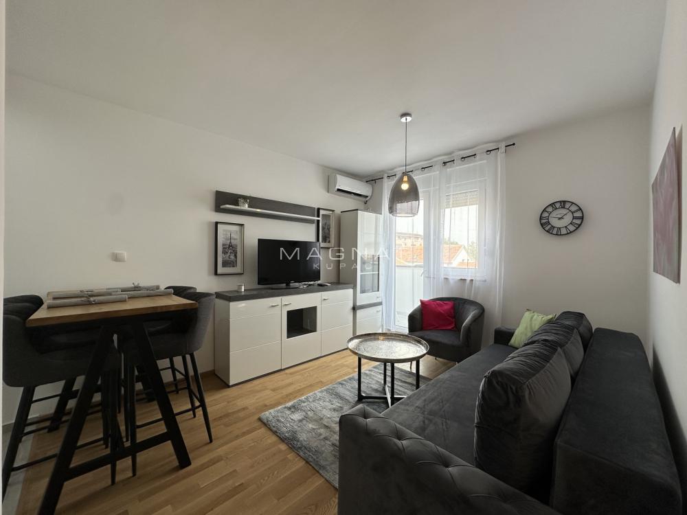 Stan na prodaju u Beogradu, Marije Bursać, jednoiposoban, 46m2, cena 135000 evra