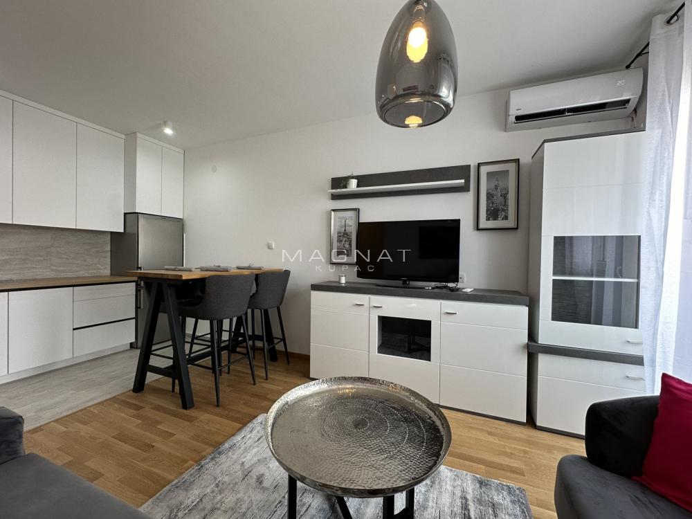 Stan na prodaju u Beogradu, Marije Bursać, jednoiposoban, 46m2, cena 135000 evra