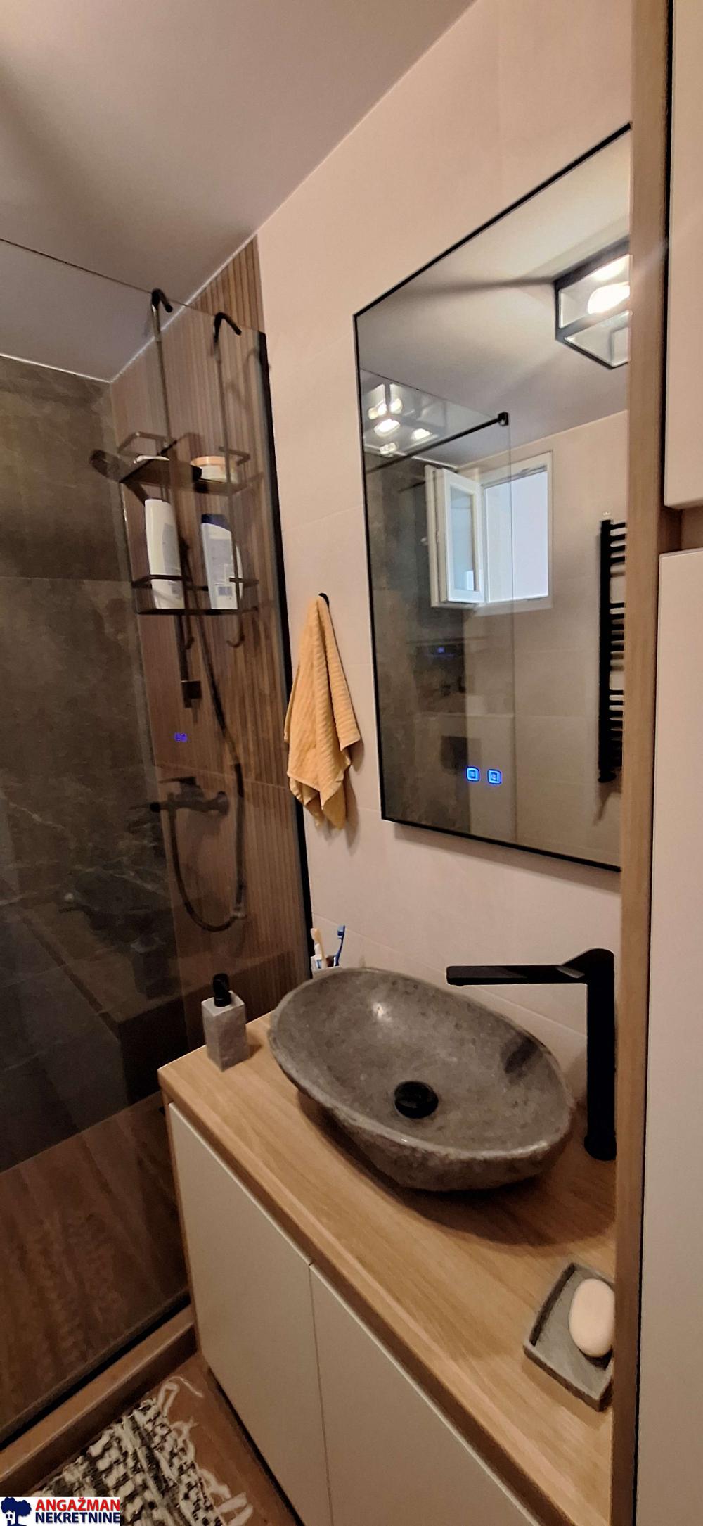 Stan na prodaju u Beogradu, Novi Beograd, dvosoban, 61m2, cena 334000 evra