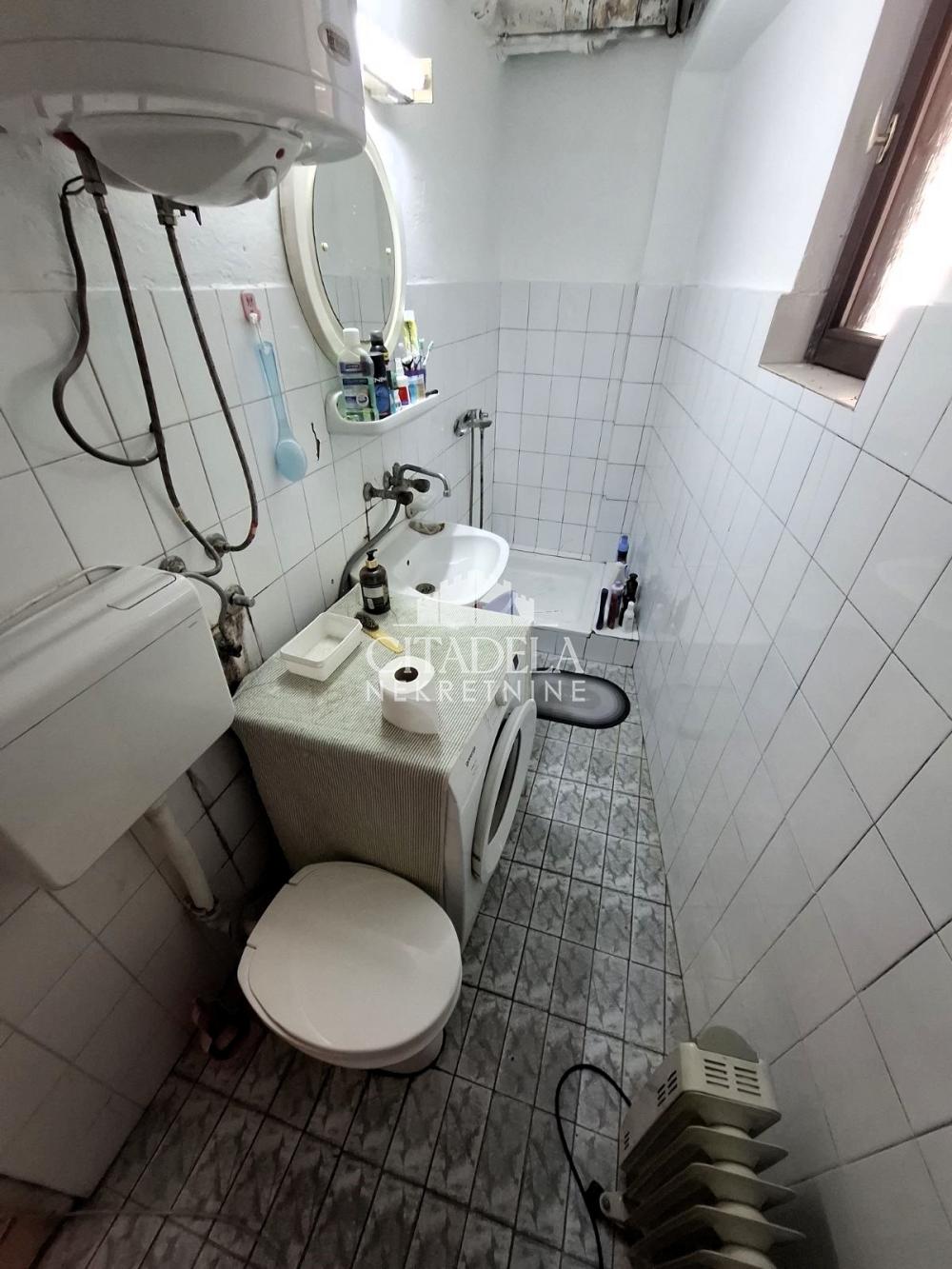 Stan na prodaju u Beogradu, Braće Jerković, dvoiposoban, 55m2, cena 125000 evra