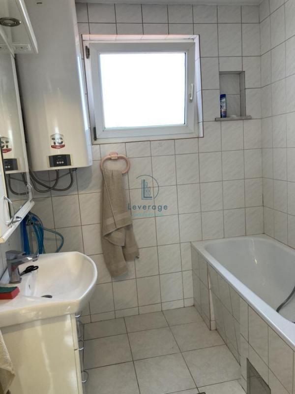 Stan na prodaju u Beogradu, Neimar, trosoban, 100m2, cena 290000 evra