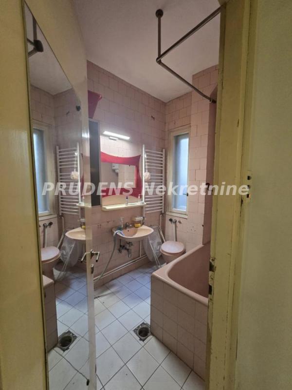 Stan na prodaju u Beogradu, Stari grad, dvoiposoban, 65m2, cena 239900 evra