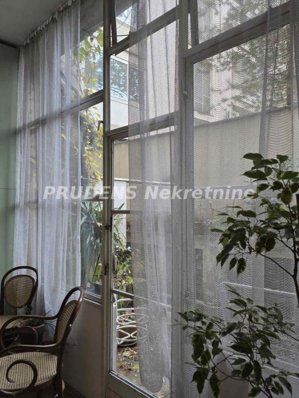 Stan na prodaju u Beogradu, Stari grad, dvoiposoban, 65m2, cena 239900 evra