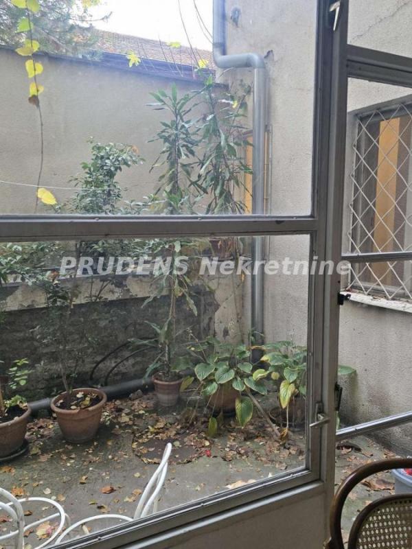 Stan na prodaju u Beogradu, Stari grad, dvoiposoban, 65m2, cena 239900 evra