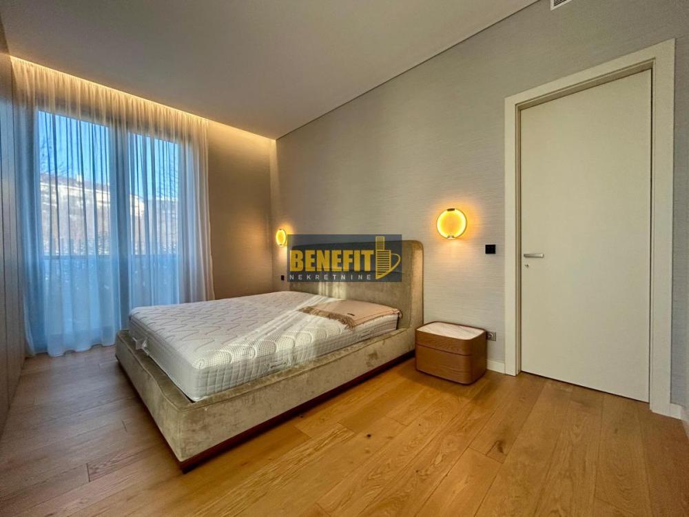 Stan na prodaju u Beogradu, Dedinje, cetvorosoban, 122m2, cena 620000 evra