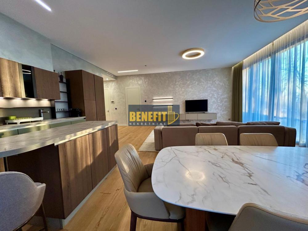 Stan na prodaju u Beogradu, Dedinje, cetvorosoban, 122m2, cena 620000 evra