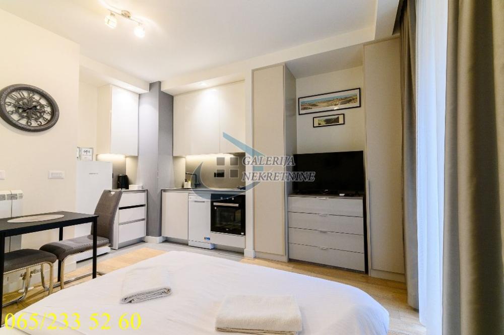 Stan na prodaju u Beogradu, Savski venac, 28m2, cena 165000 evra