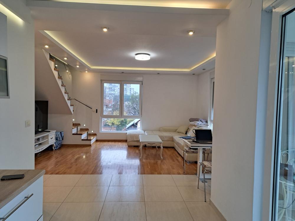 Stan na prodaju u Beogradu, Zemun, troiposoban, 85m2, cena 284000 evra