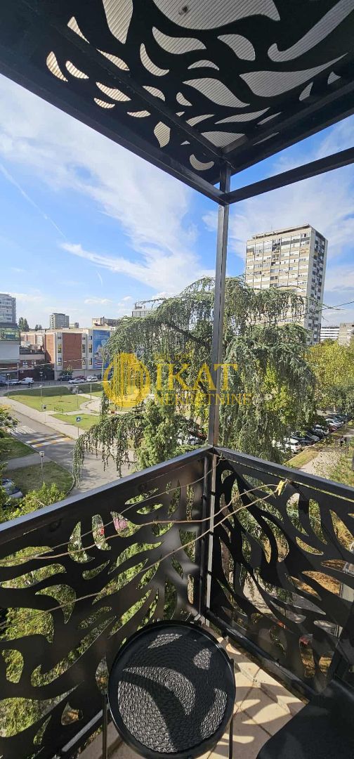 Stan na prodaju u Beogradu, Novi Beograd blok 11C (Stari Merkator), dvosoban, 50m2, cena 180000 evra