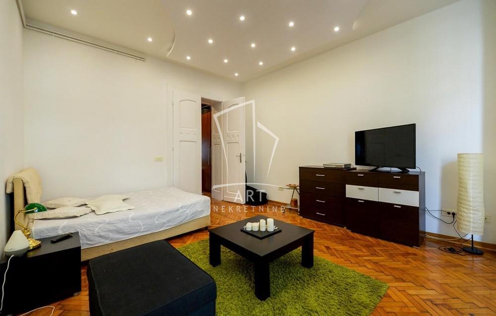 Stan na prodaju u Beogradu, Vračar, trosoban, 86m2, cena 320000 evra