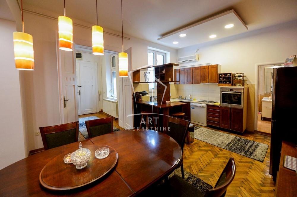 Stan na prodaju u Beogradu, Vračar, trosoban, 86m2, cena 320000 evra