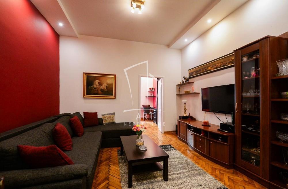 Stan na prodaju u Beogradu, Vračar, trosoban, 86m2, cena 320000 evra