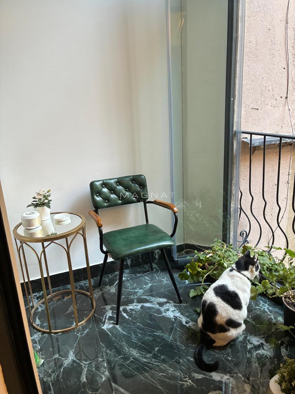 Stan na prodaju u Beogradu, Stari grad, trosoban, 101m2, cena 740000 evra