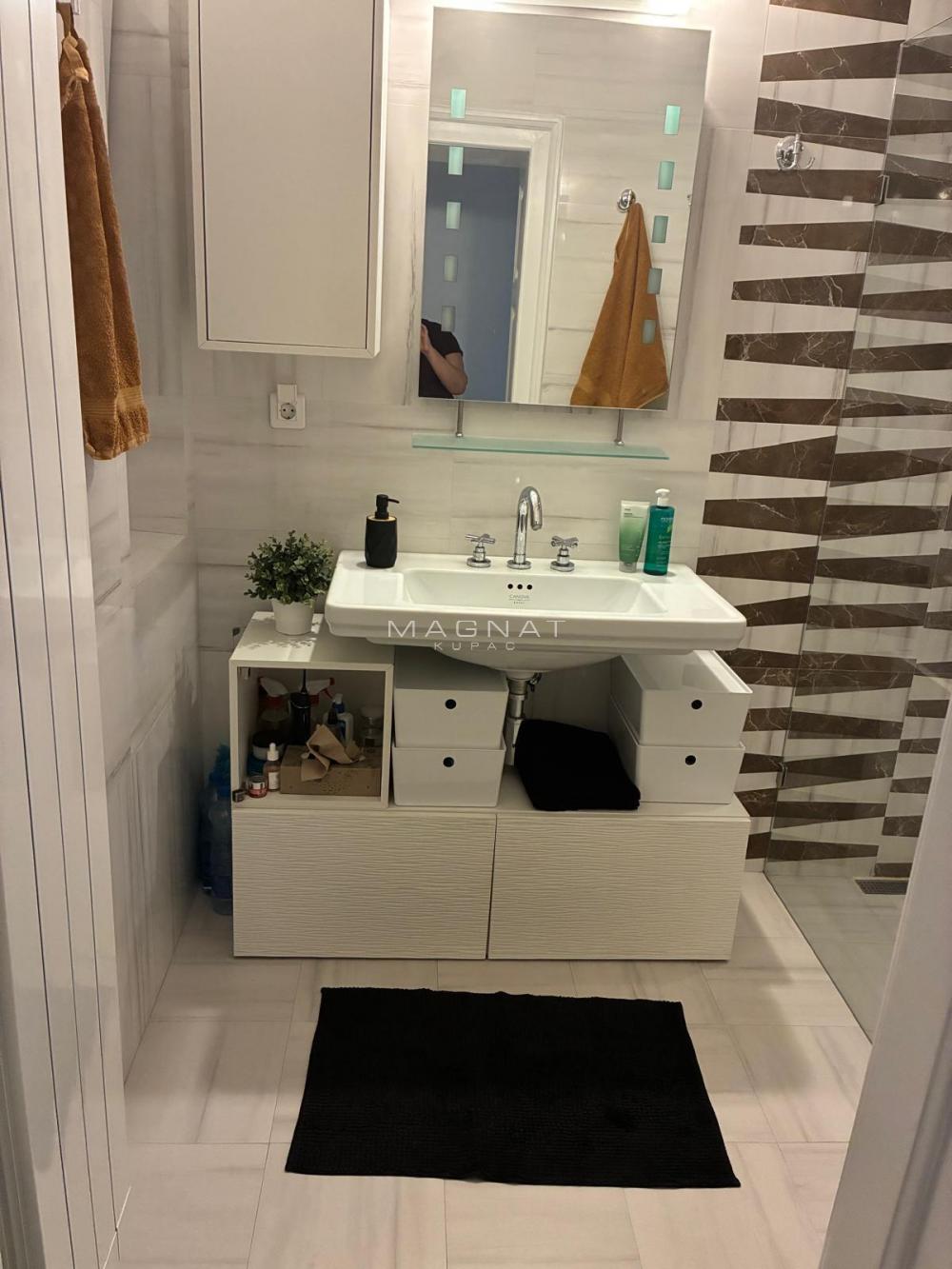 Stan na prodaju u Beogradu, Stari grad, trosoban, 101m2, cena 740000 evra