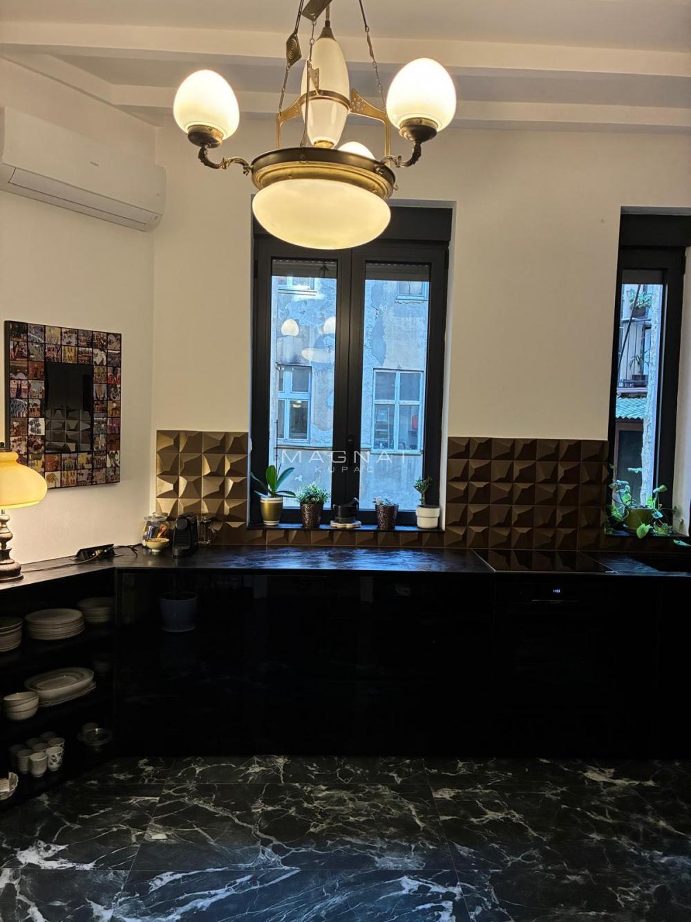 Stan na prodaju u Beogradu, Stari grad, trosoban, 101m2, cena 740000 evra