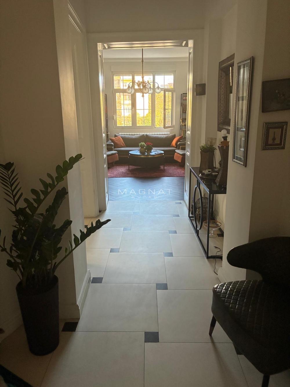 Stan na prodaju u Beogradu, Stari grad, trosoban, 101m2, cena 740000 evra