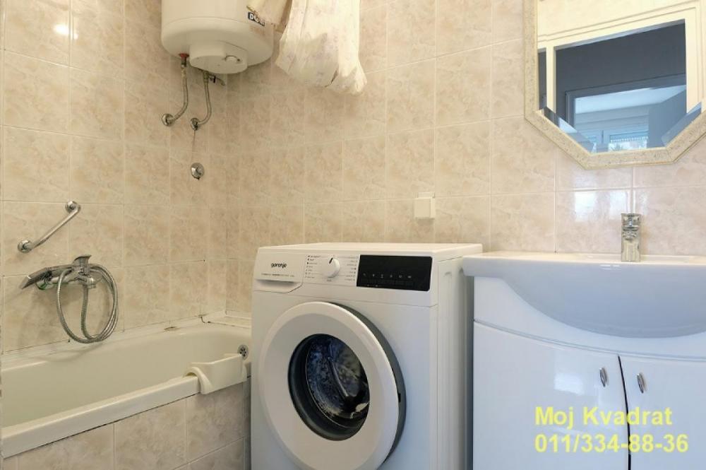 Stan na prodaju u Beogradu, Lion, dvoiposoban, 60m2, cena 210000 evra