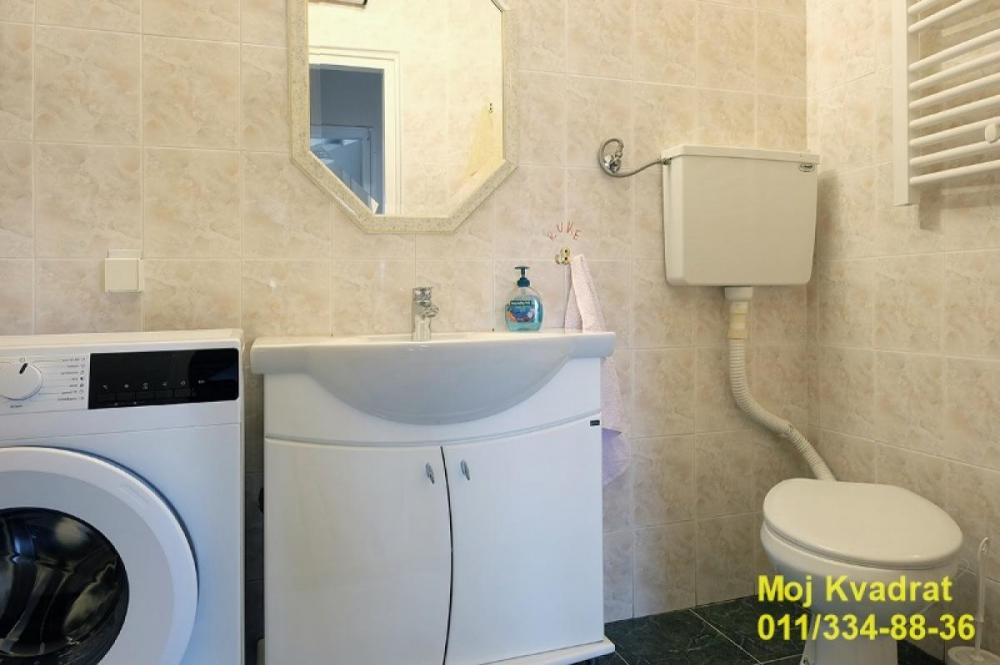 Stan na prodaju u Beogradu, Lion, dvoiposoban, 60m2, cena 210000 evra