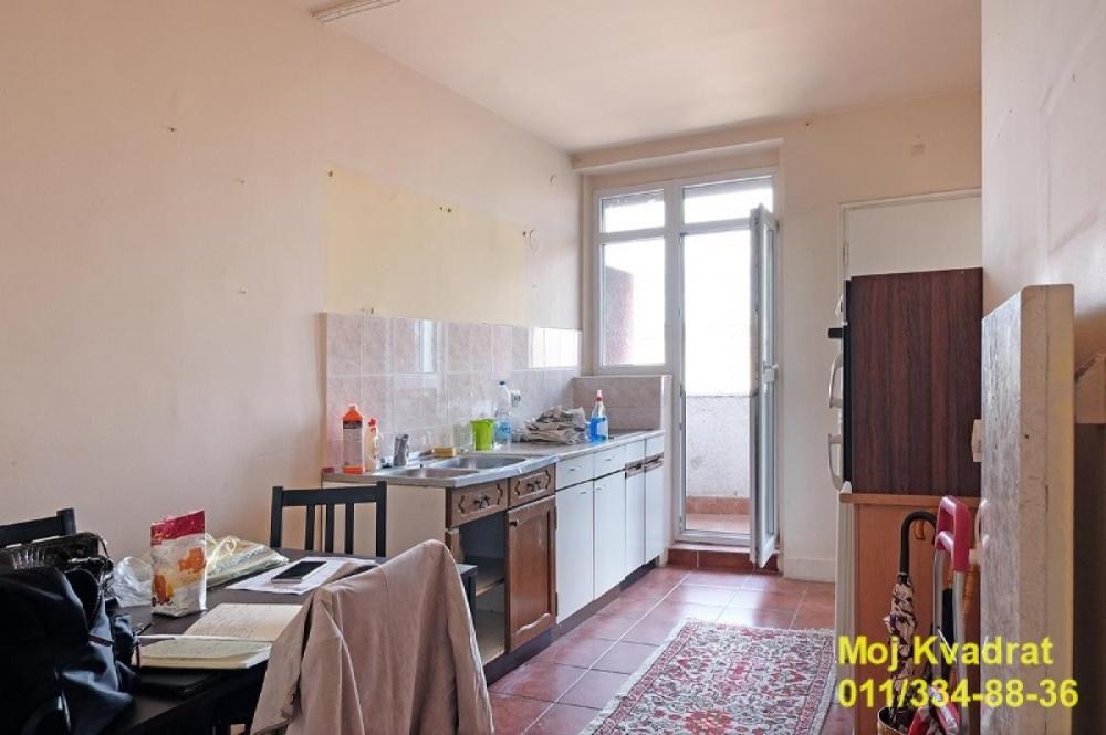 Stan na prodaju u Beogradu, Lion, dvoiposoban, 60m2, cena 210000 evra