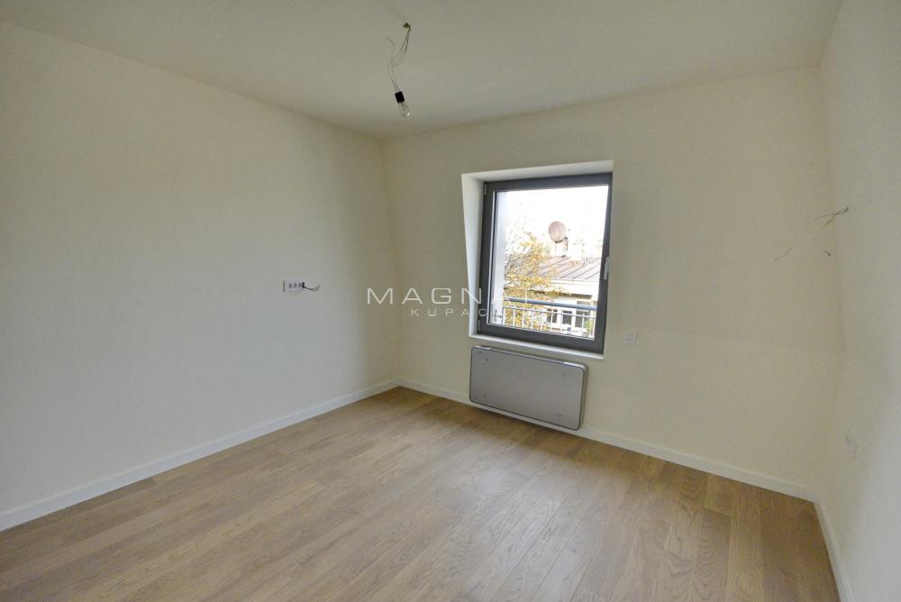 Stan na prodaju u Beogradu, Autokomanda, cetvorosoban, 133m2, cena 505400 evra