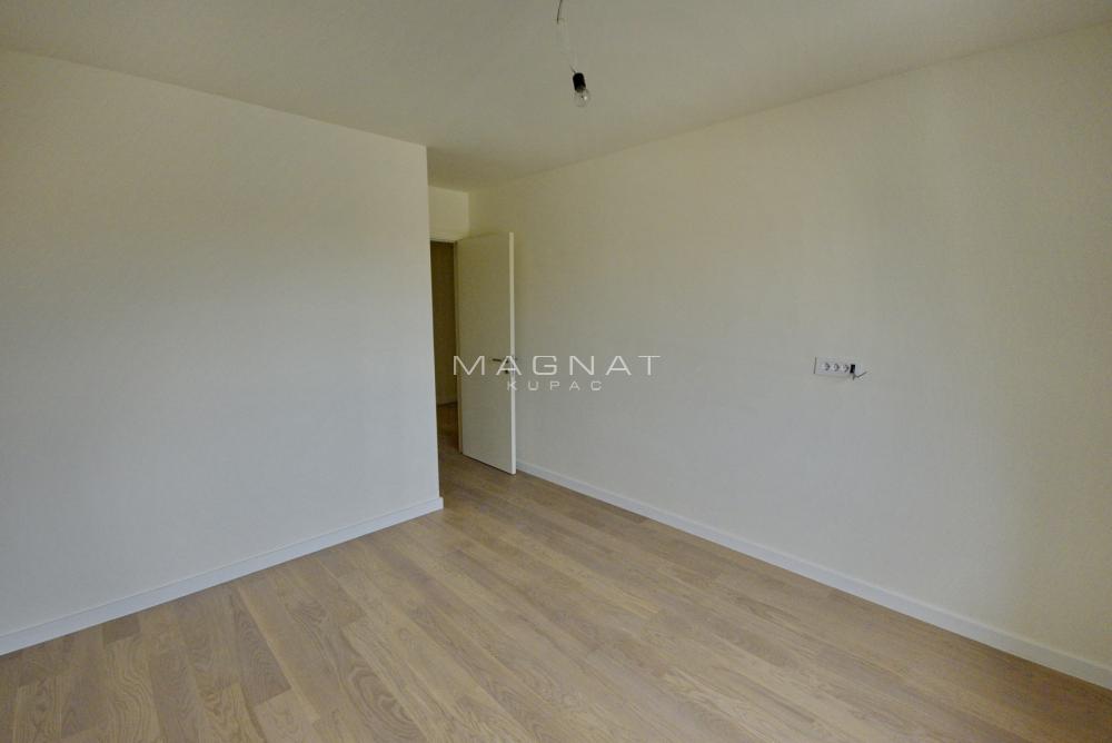 Stan na prodaju u Beogradu, Autokomanda, cetvorosoban, 133m2, cena 505400 evra