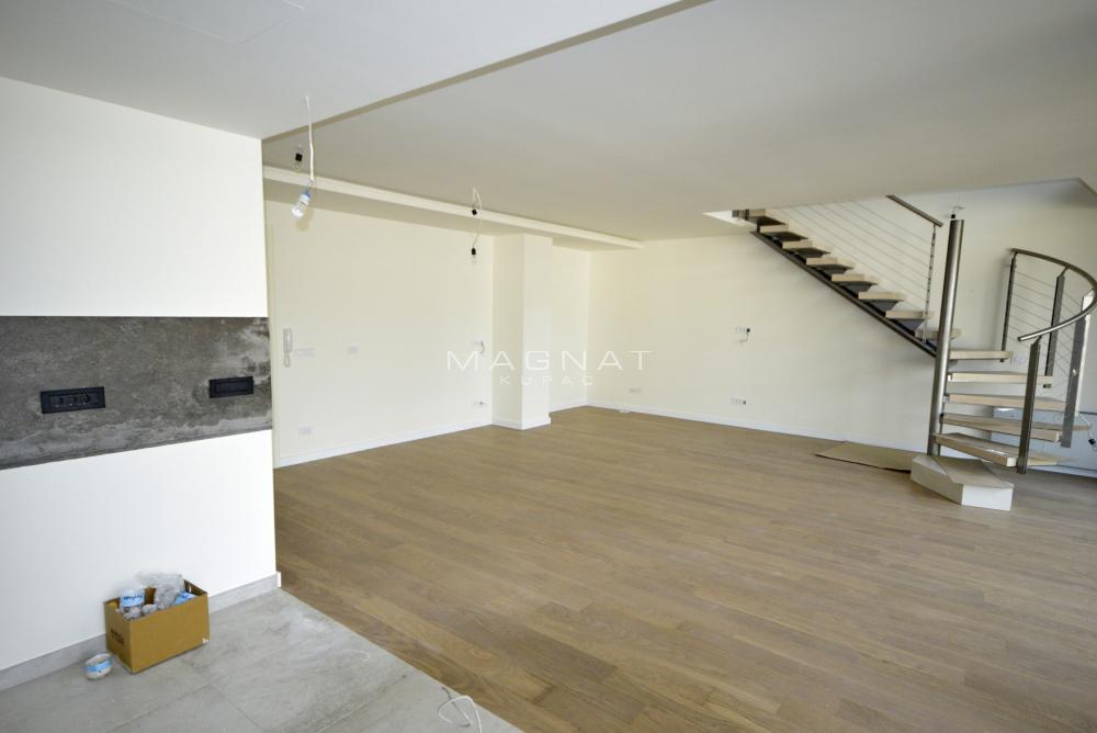 Stan na prodaju u Beogradu, Autokomanda, cetvorosoban, 133m2, cena 505400 evra