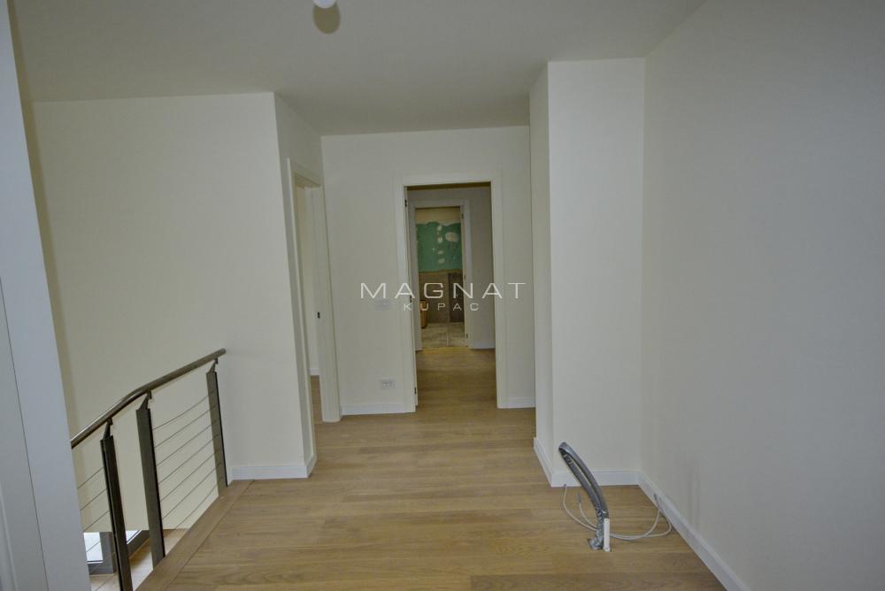 Stan na prodaju u Beogradu, Autokomanda, cetvorosoban, 133m2, cena 505400 evra