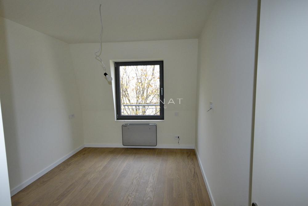 Stan na prodaju u Beogradu, Autokomanda, cetvorosoban, 133m2, cena 505400 evra