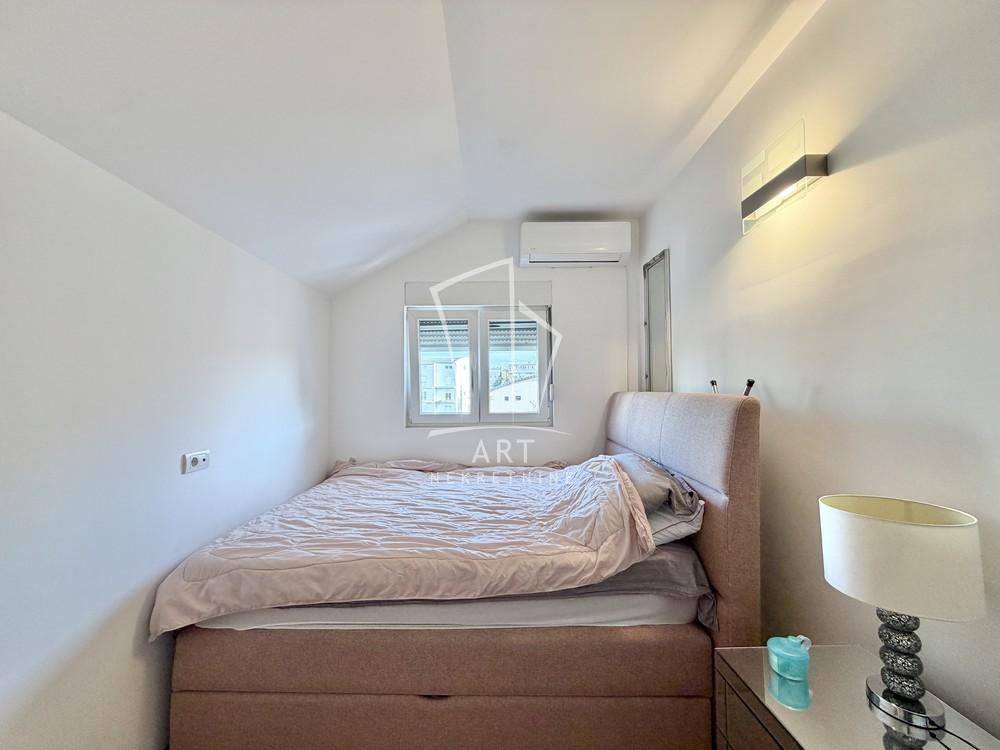 Stan na prodaju u Beogradu, Zemun, troiposoban, 85m2, cena 284000 evra