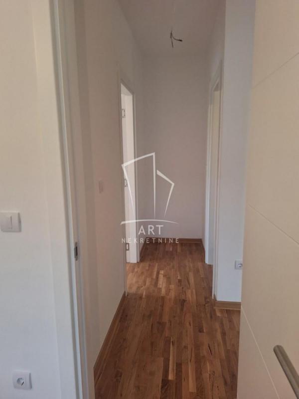 Stan na prodaju u Beogradu, Rakovica, dvoiposoban, 52m2, cena 150000 evra