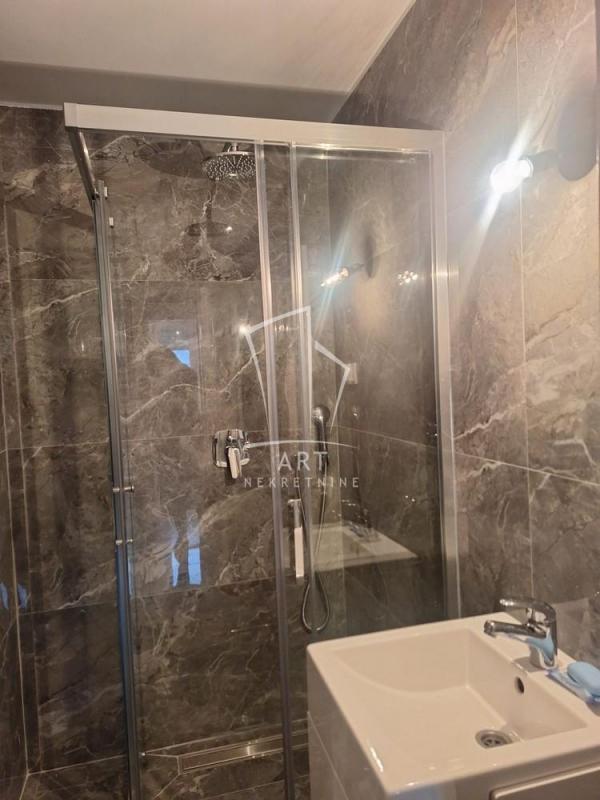 Stan na prodaju u Beogradu, Rakovica, dvoiposoban, 52m2, cena 150000 evra